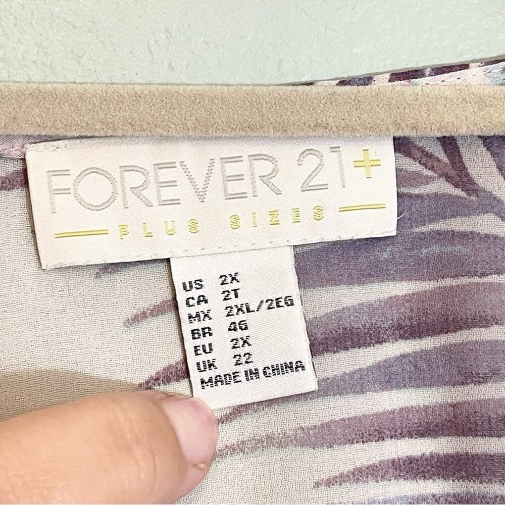 Forever 21 Women's Purple Palm Leaf Cold Shoulder Sheer Drape Cover-Up Top 2X - Picture 9 of 10